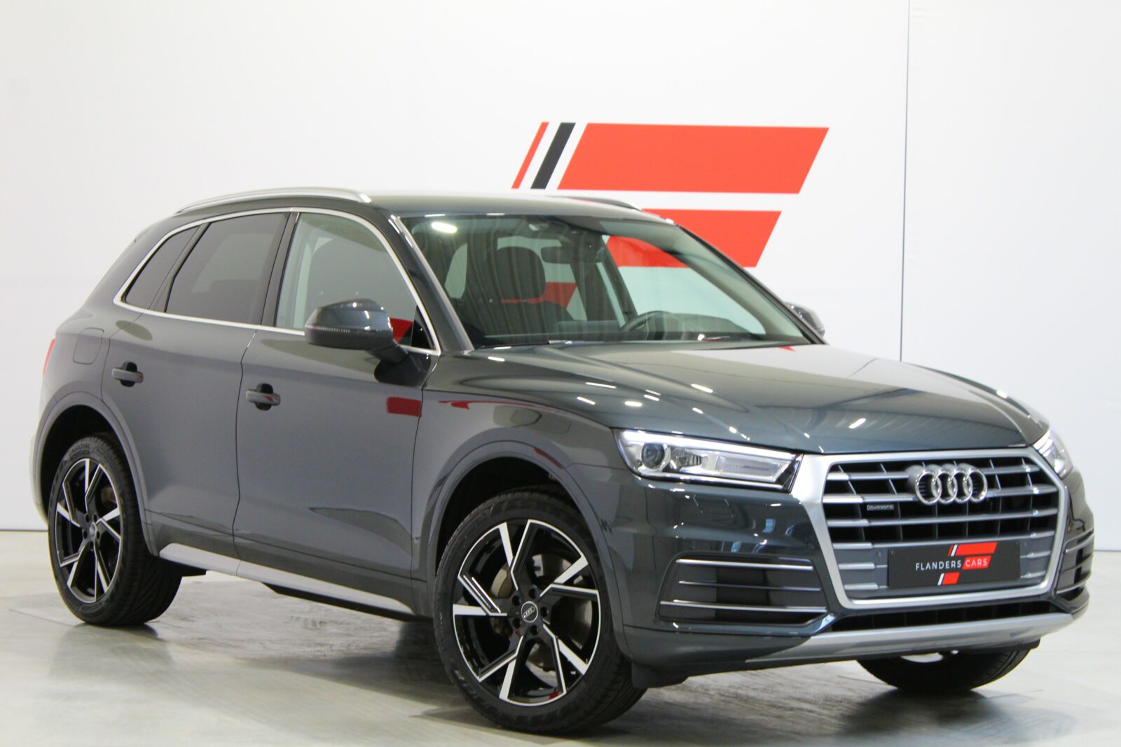 Audi Q5 2.0 TDI * Quattro * SPORT * S-Tronic *