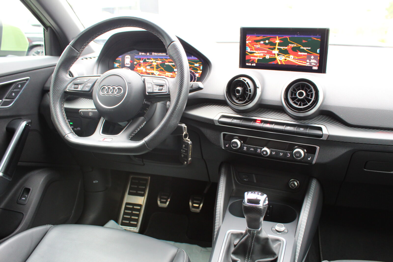 Audi Q2 30 TFSI * S-Line * Black Ed *