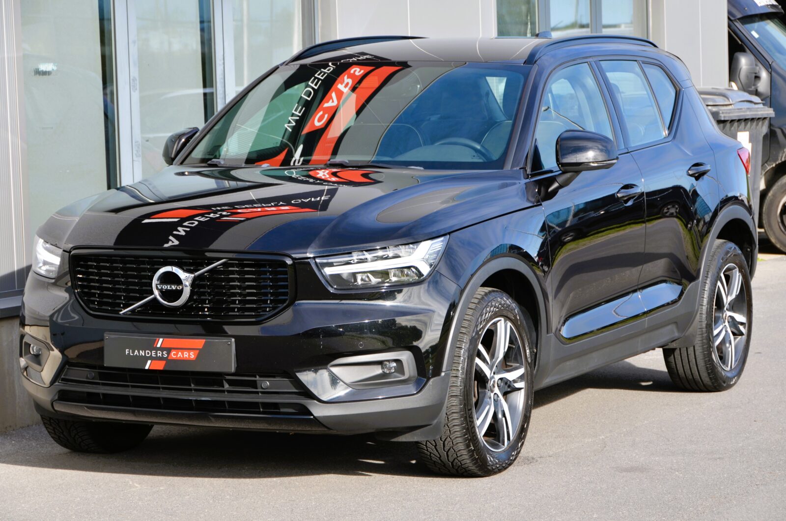 VOLVO XC40 T2 R-Design * BLACK Edition *