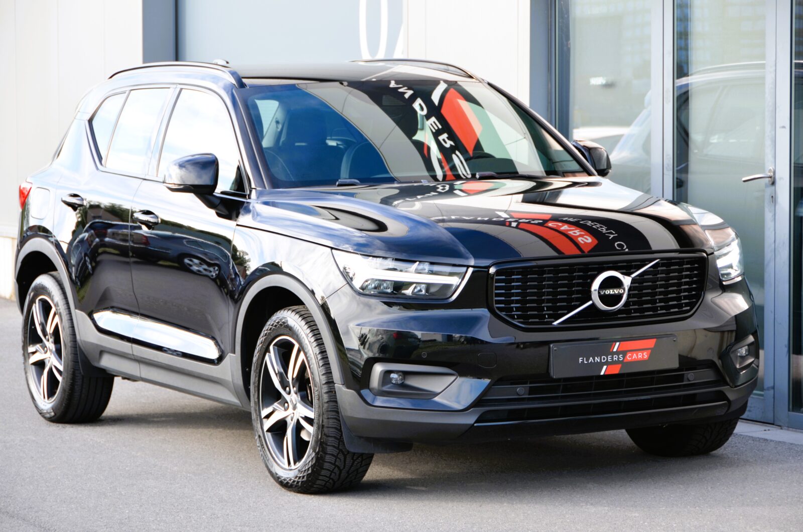 VOLVO XC40 T2 R-Design * BLACK Edition *