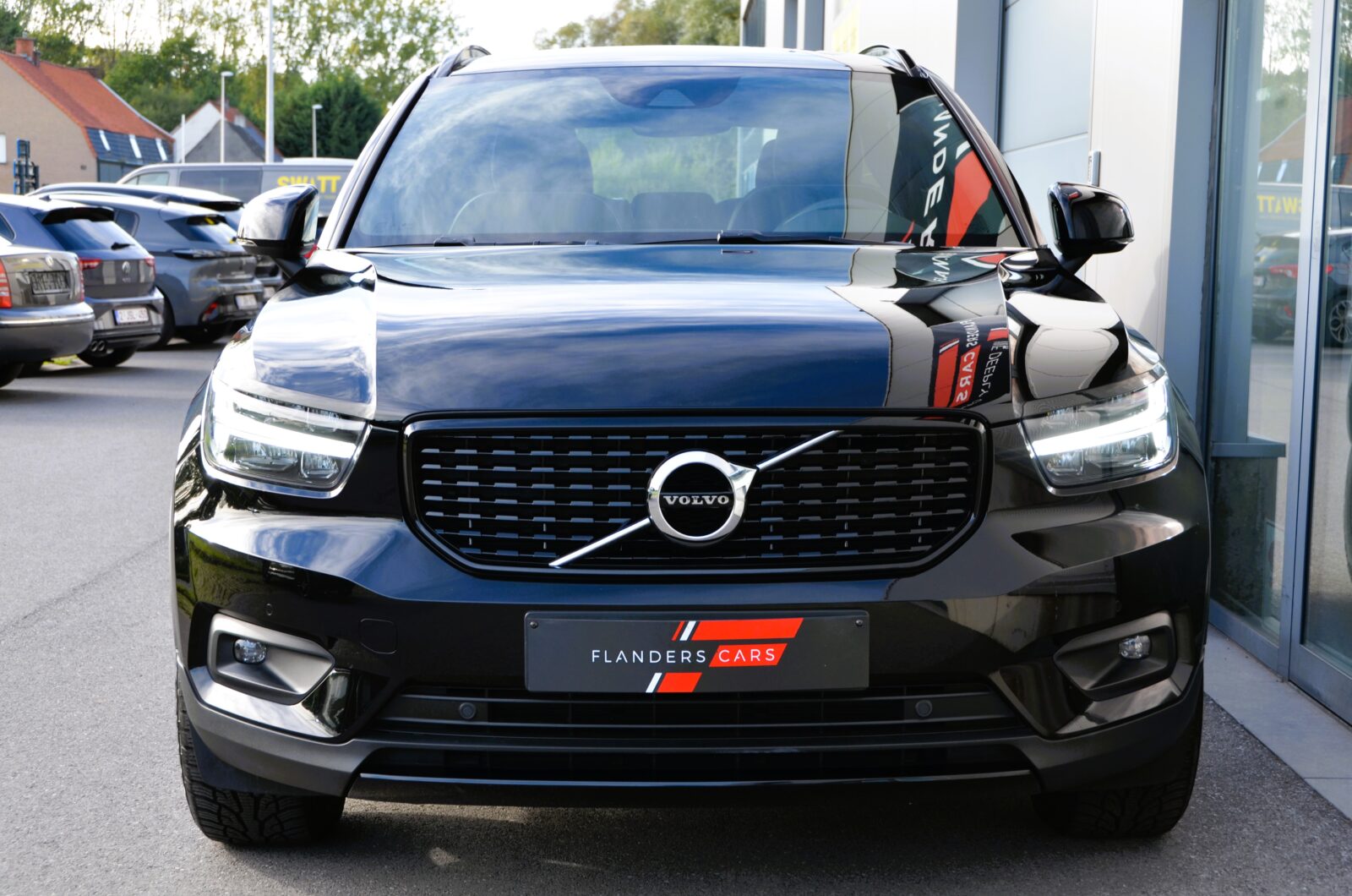 VOLVO XC40 T2 R-Design * BLACK Edition *