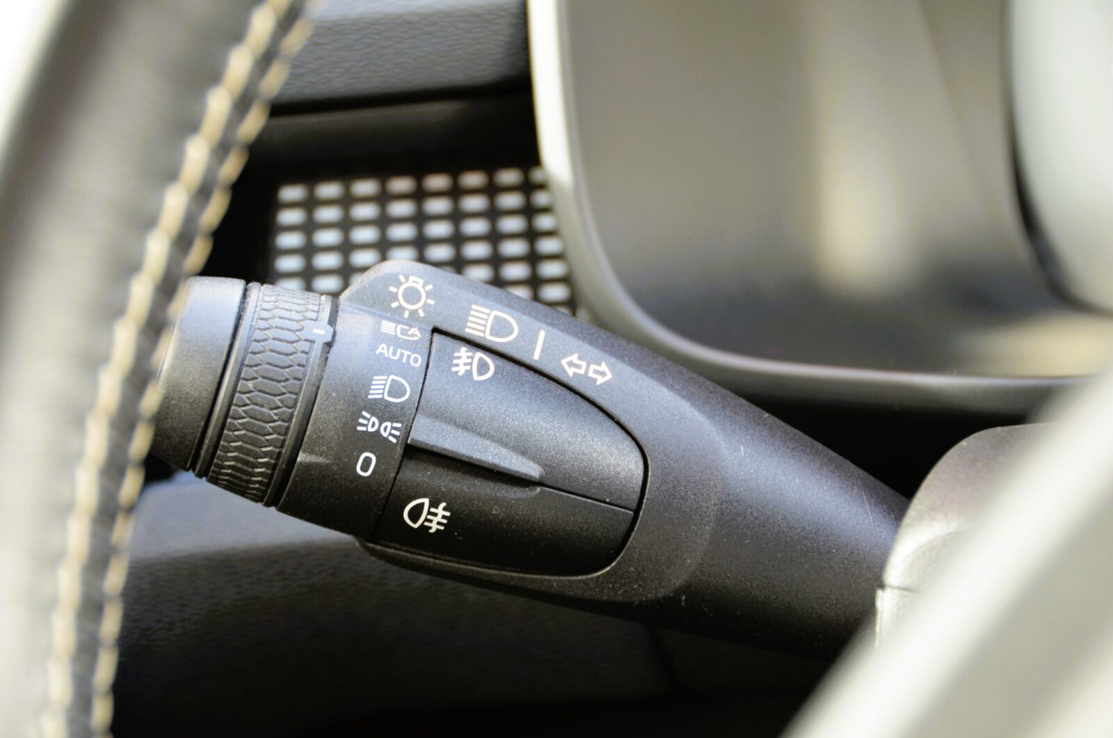 VOLVO XC40 T2 R-Design * BLACK Edition *