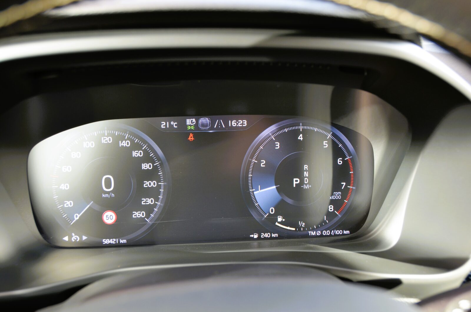 VOLVO XC40 T2 R-Design * BLACK Edition *