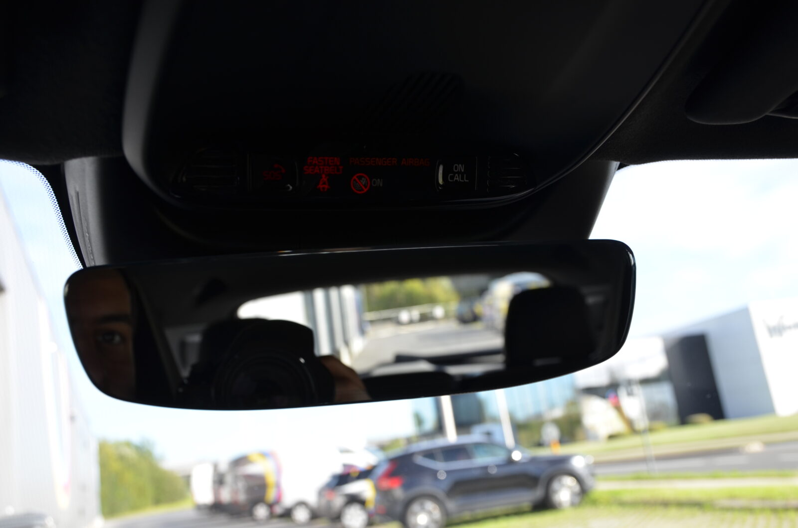 VOLVO XC40 T2 R-Design * BLACK Edition *