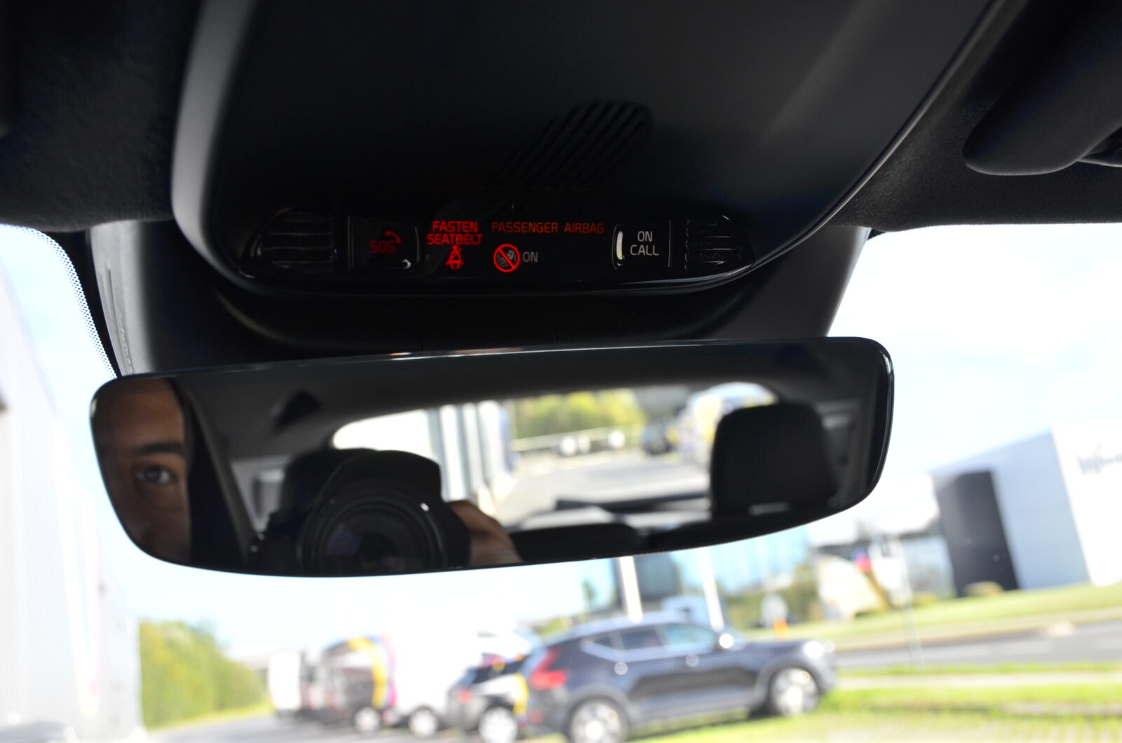 VOLVO XC40 T2 R-Design * BLACK Edition *